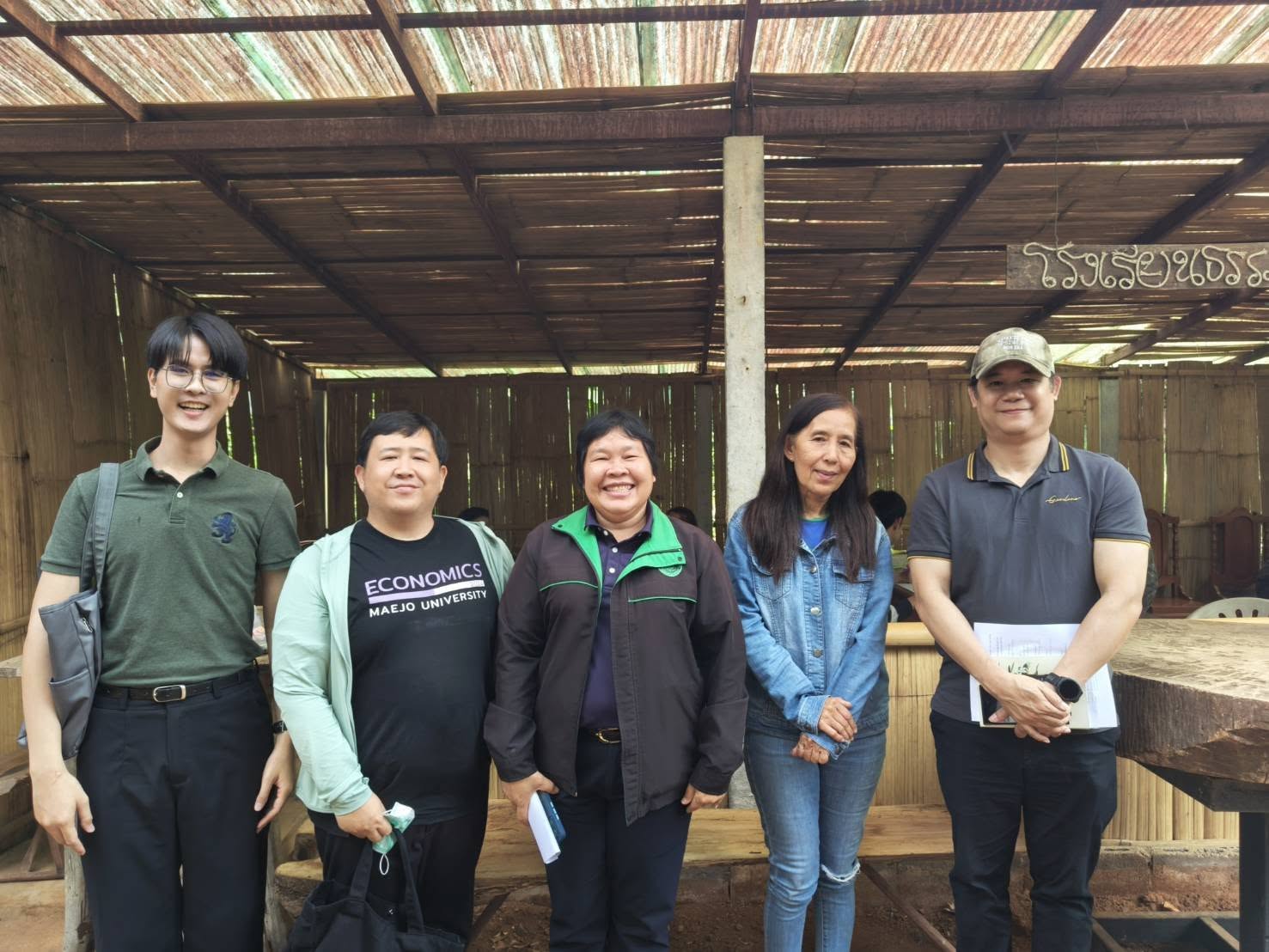 ดร.วีร์ พวงเพิกศึก และคณะ ลงพื้นที่หารือแนวทางและกำหนดวันจัดกิจกรรมอบรมการพัฒนาผลิตภัณฑ์สินค้าชุมชน